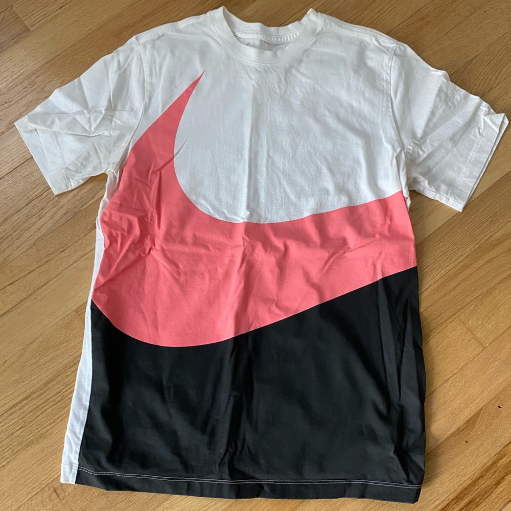 Nike T shirt size medium